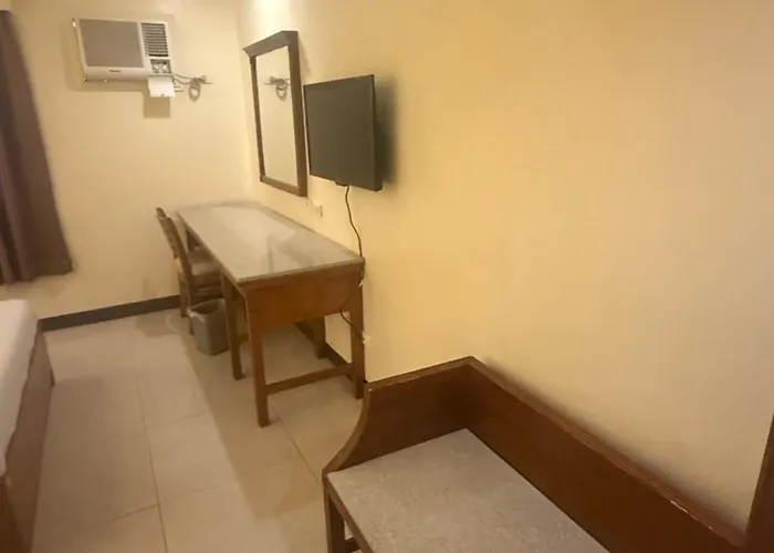 Diplomat Hotel *
